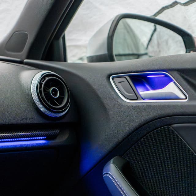 Detail Türverkleidung Audi A3 8V mit LED Ambientelicht