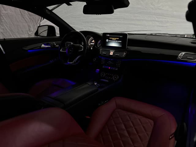 Mercedes CLS W218 Innenraumbeleuchtung blau nach Ambientenachrüstung