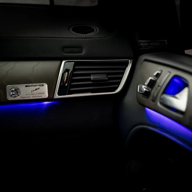 Mercedes GLE W166 Ambientebeleuchtung Innenraumansicht violett