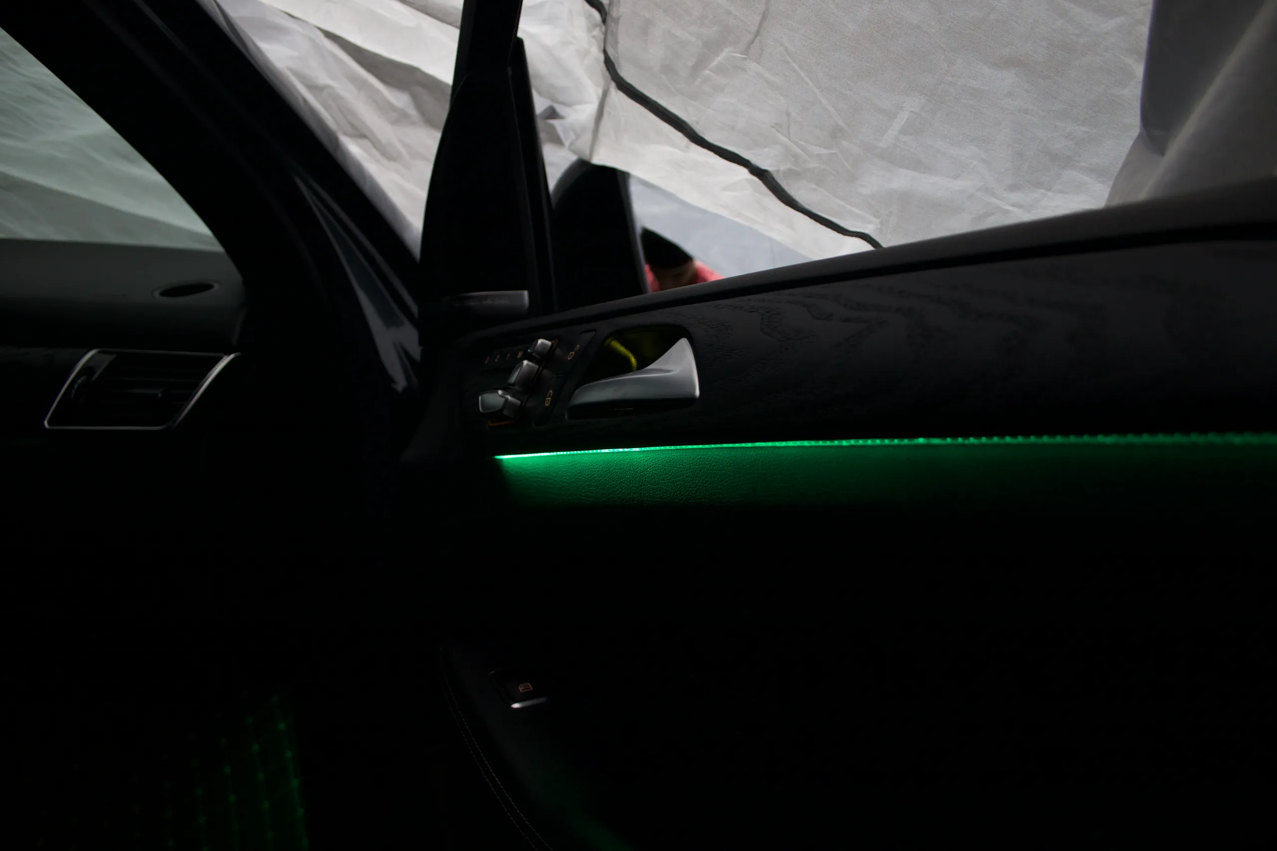 Nightshot Mercedes GLE W166 Innenraum mit mehrfarbiger Ambientebeleuchtung