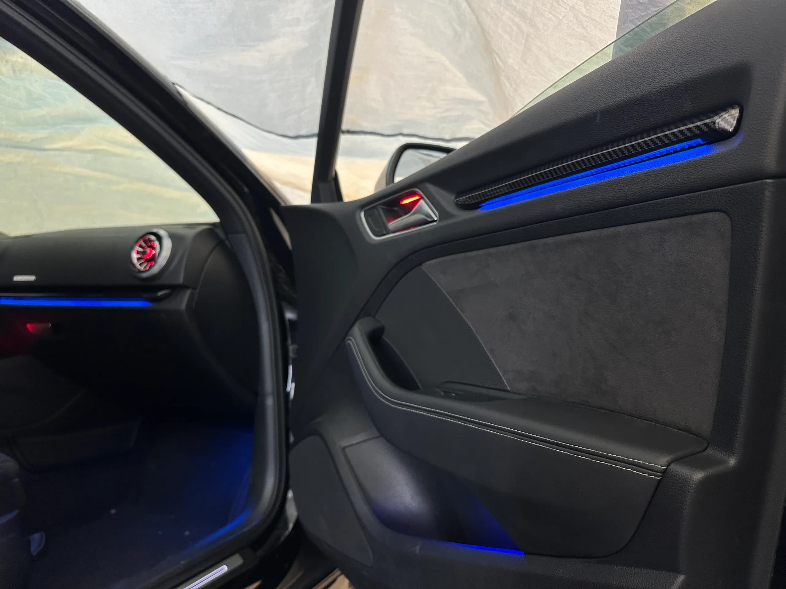 Smartphone App Steuerung der Ambientebeleuchtung im Audi A3 8V