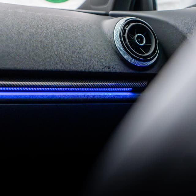 Fußraumbeleuchtung Audi A3 8V Ambientebeleuchtung in Weiß