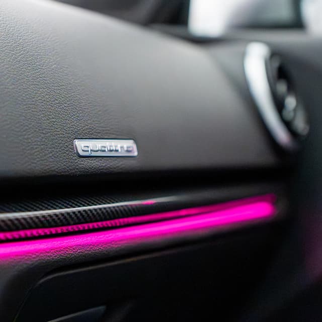 Audi A3 8V Ambientebeleuchtung Farbwechsel von Lila zu Blau