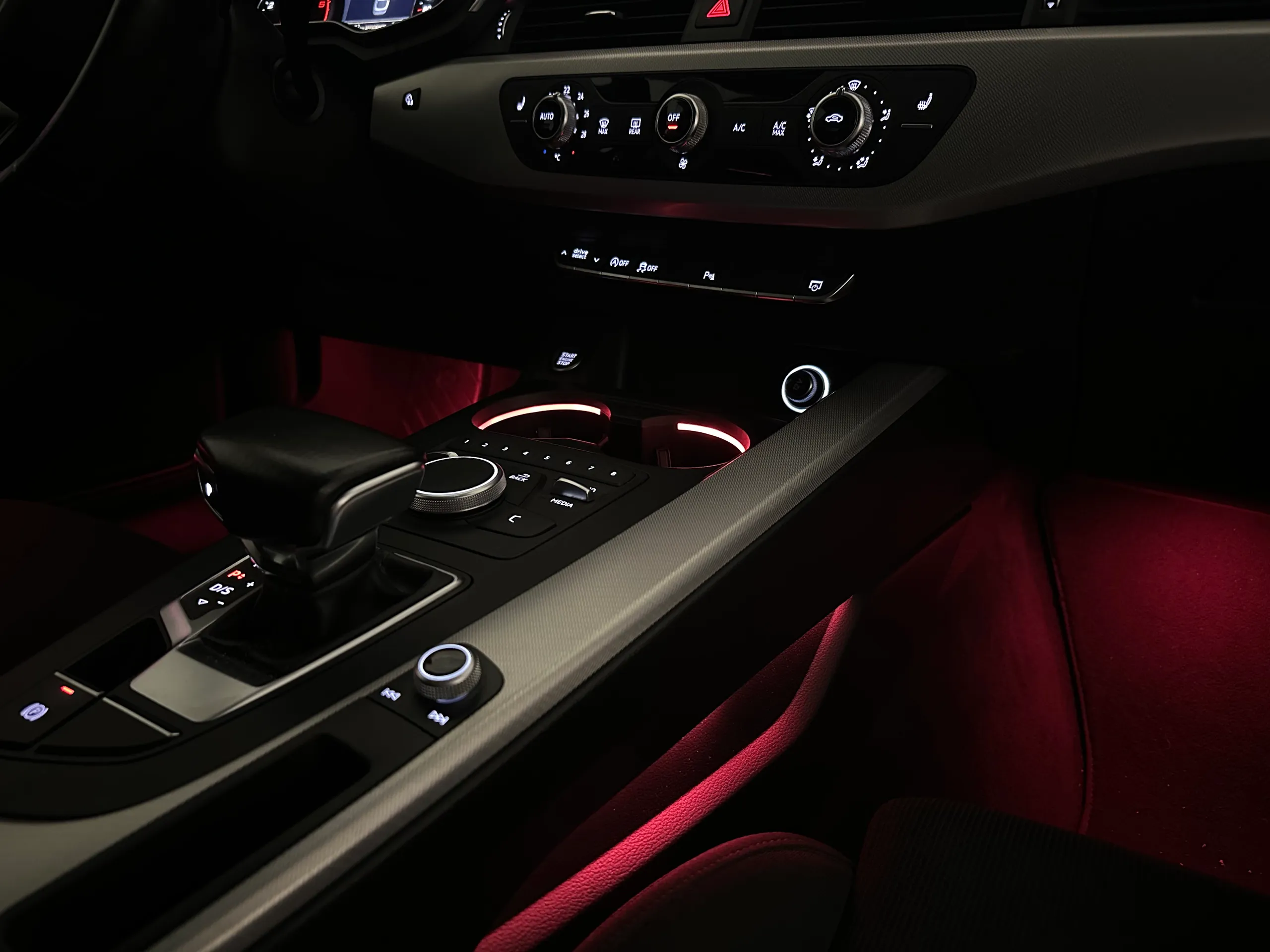 MMI-Menü Audi A4 B9 Farbauswahl Ambientebeleuchtung