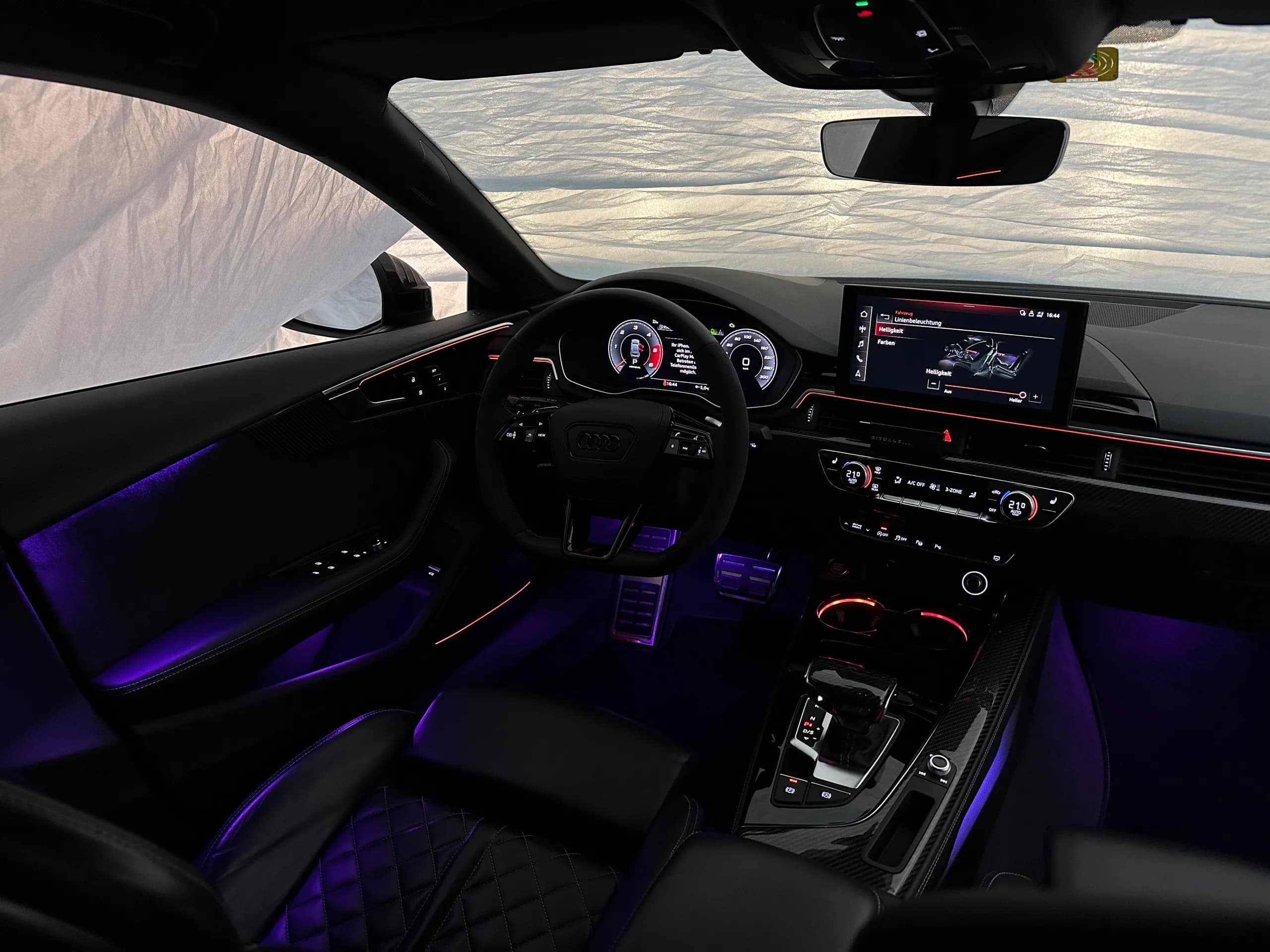 Audi A4 B9 Ambientebeleuchtung Türverkleidung Nahaufnahme