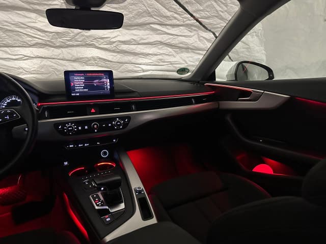 Detailansicht LED-Linien Ambientebeleuchtung Audi A4 B9
