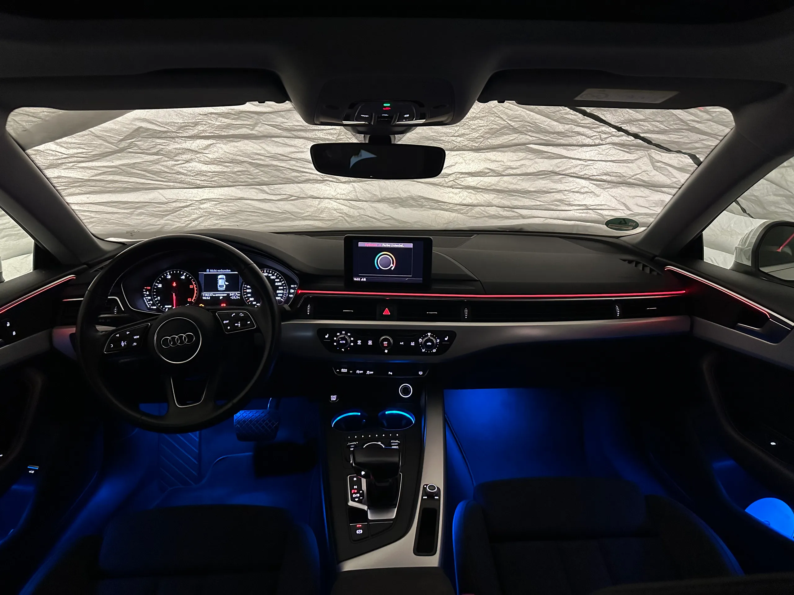 Fußraumbeleuchtung Audi A4 B9 Ambientelicht in Lila