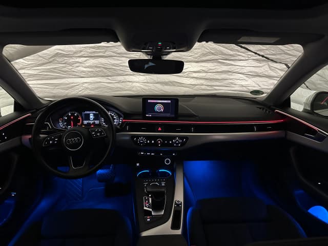 Fußraumbeleuchtung Audi A4 B9 Ambientelicht in Lila