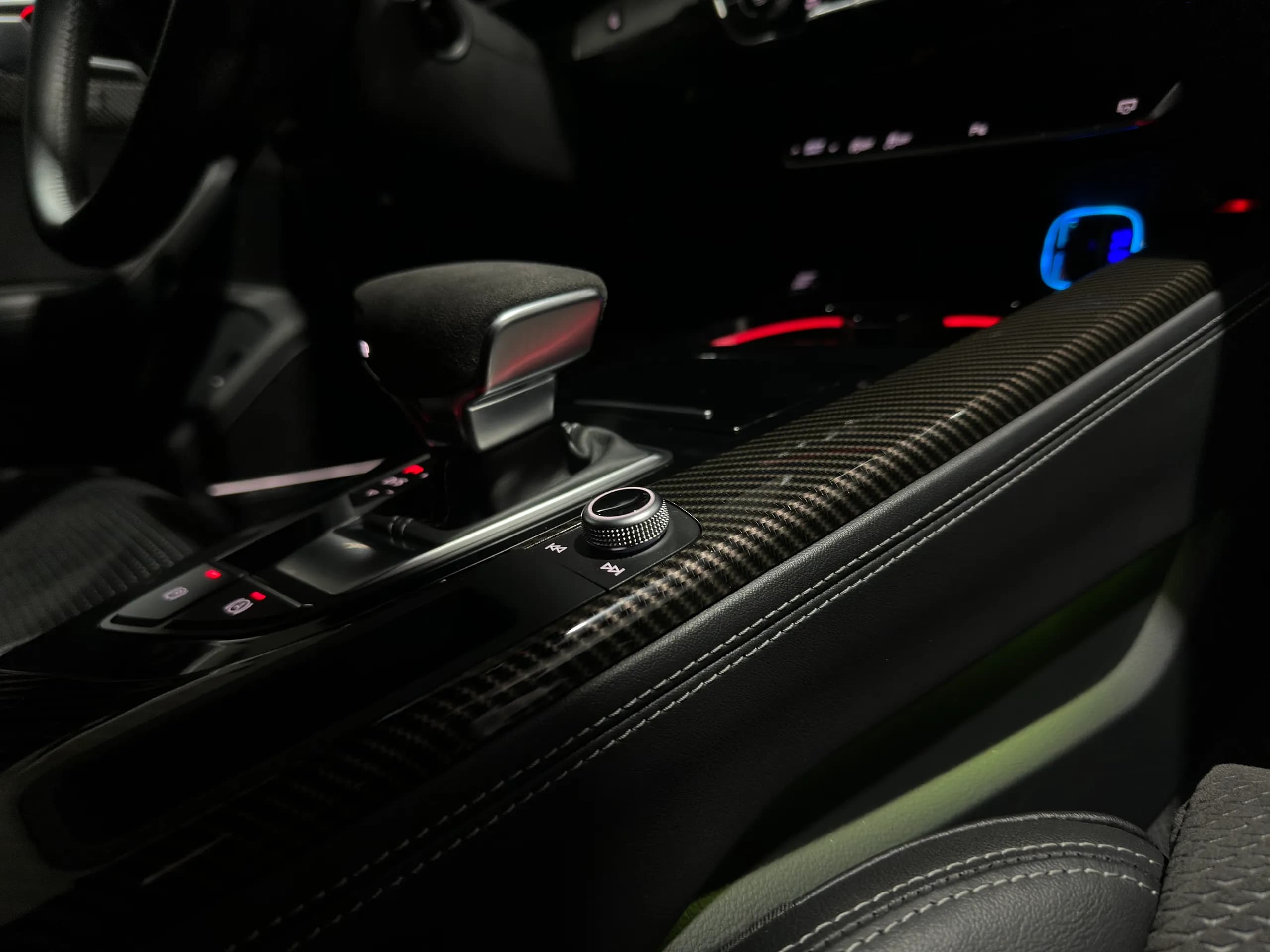 Türgriffbeleuchtung Audi A4 B9 in Weiß und Blau