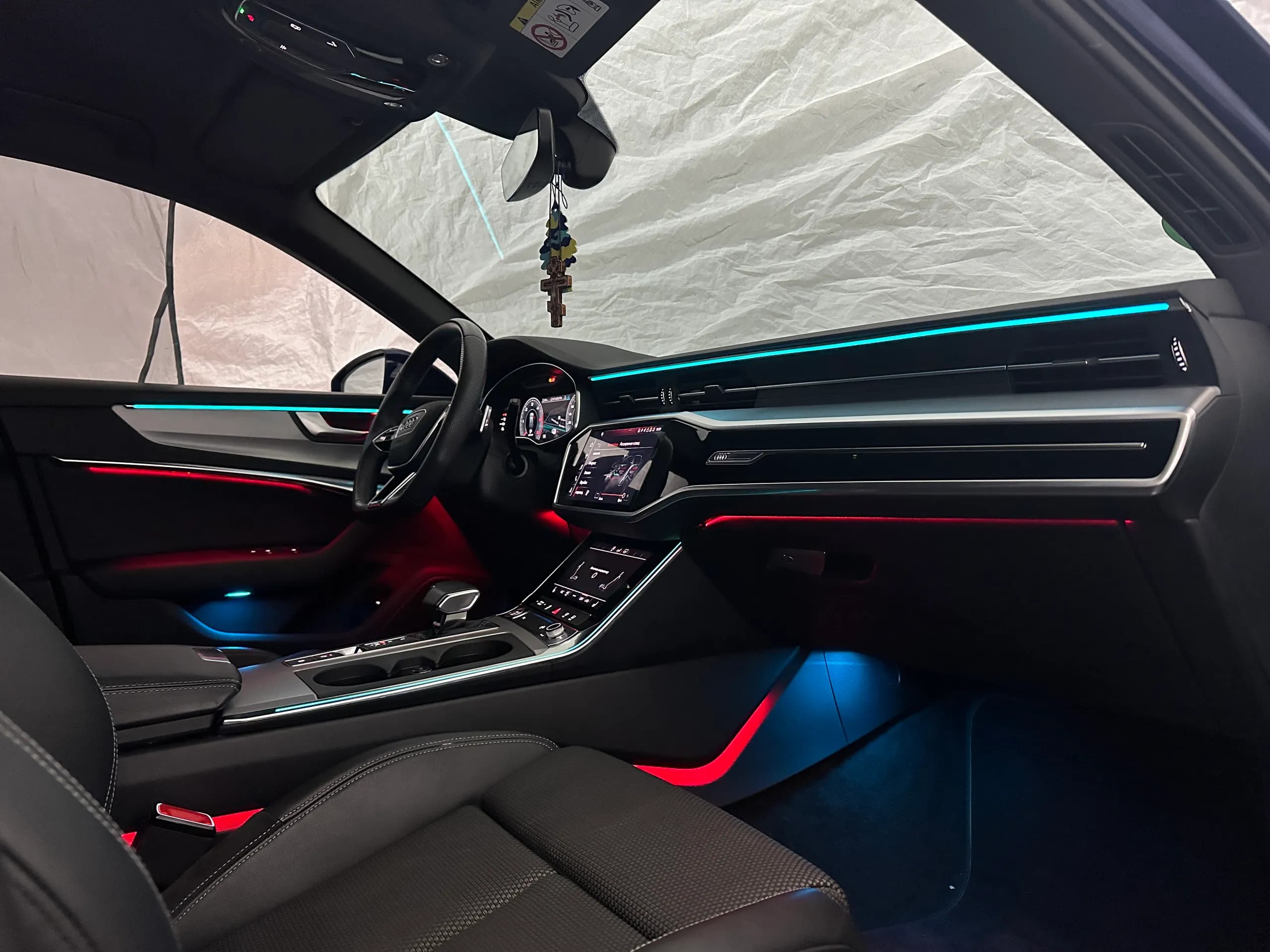 Ambientebeleuchtung Audi A6 C8 Türverkleidung in Blau