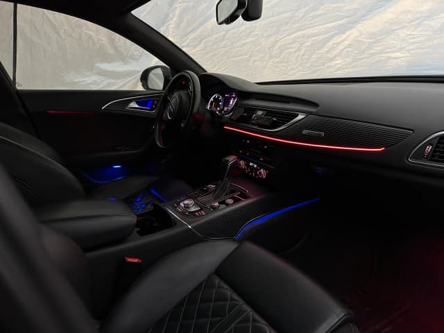 Audi A7 C7 Cockpit mit nachgerüsteter Ambientebeleuchtung und MMI Steuerung