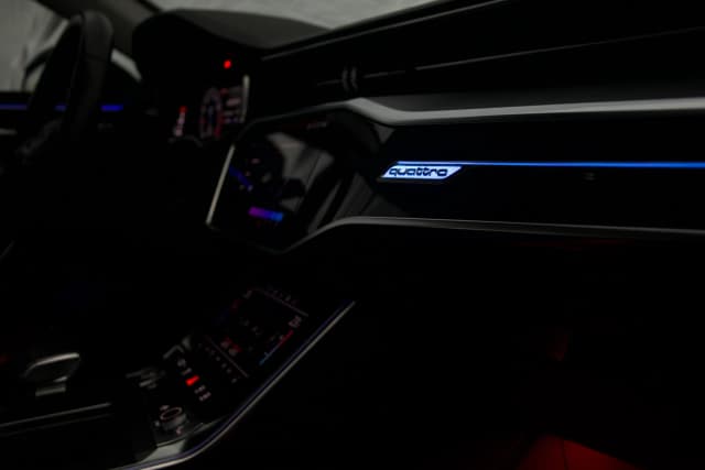 Audi A7 C8 Fondbereich mit Türpanelbeleuchtung