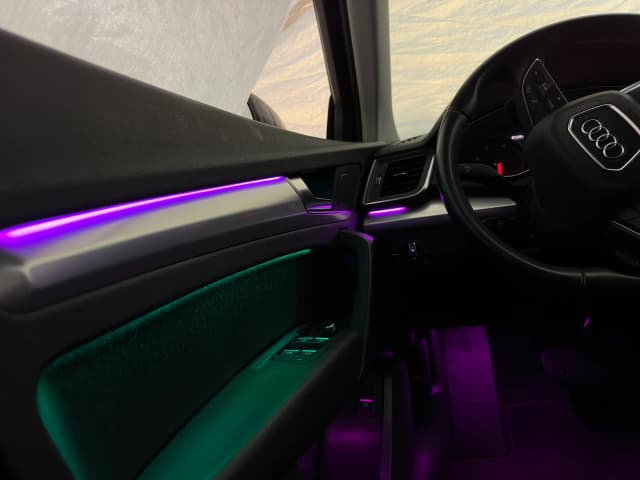 MMI-Steuerung der Ambientebeleuchtung im Audi Q5 FY Display