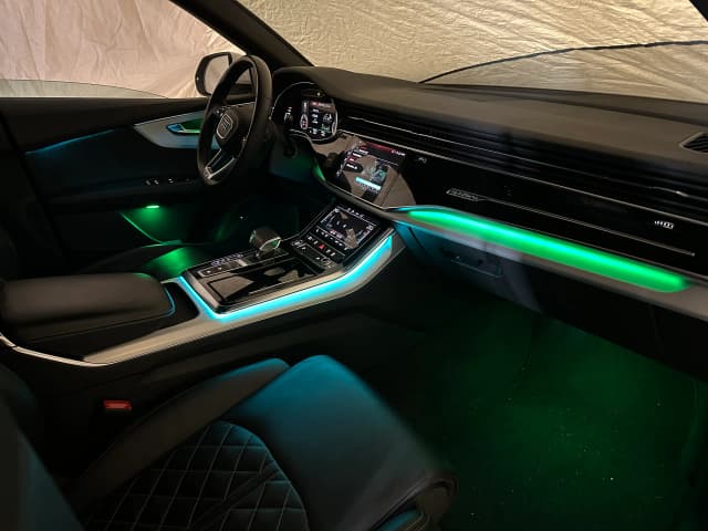 Fußraumbeleuchtung Audi Q8 Ambientelicht mehrfarbig