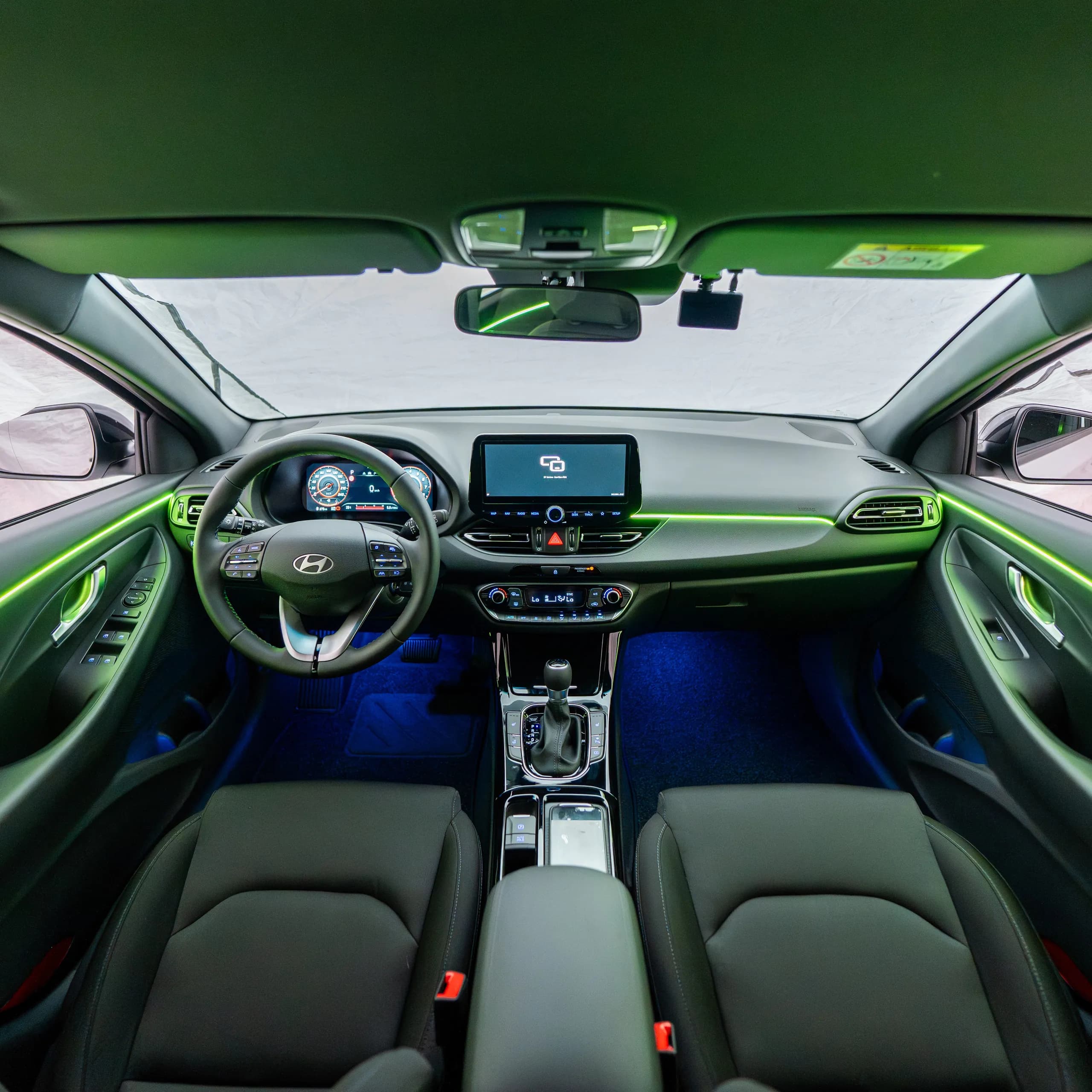 Ambientebeleuchtung Hyundai i30 Innenraum Nachtansicht