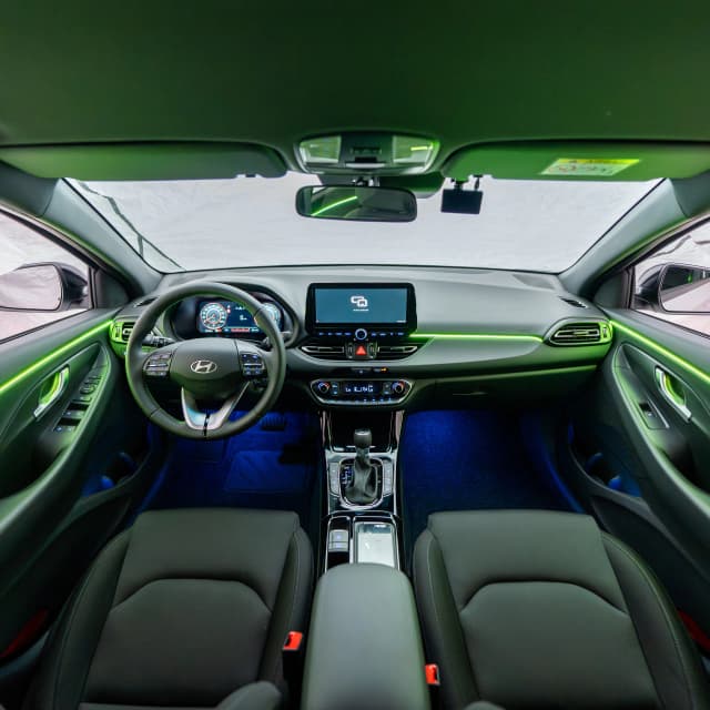 Ambientebeleuchtung Hyundai i30 Innenraum Nachtansicht