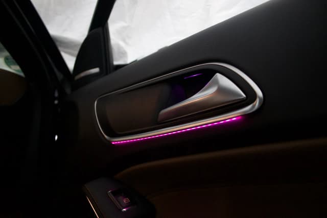 Übersicht Innenraum Mercedes CLA W117 mit kompletter Ambientenachrüstung