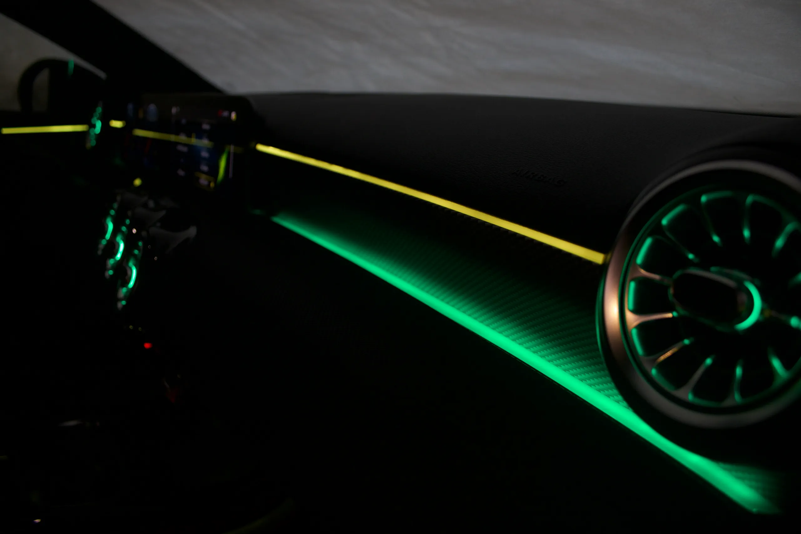 Ambientebeleuchtung Mercedes CLA W118 Kombination aus Blau und Weiß