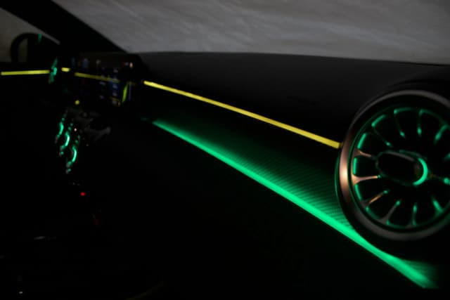 Ambientebeleuchtung Mercedes CLA W118 Kombination aus Blau und Weiß