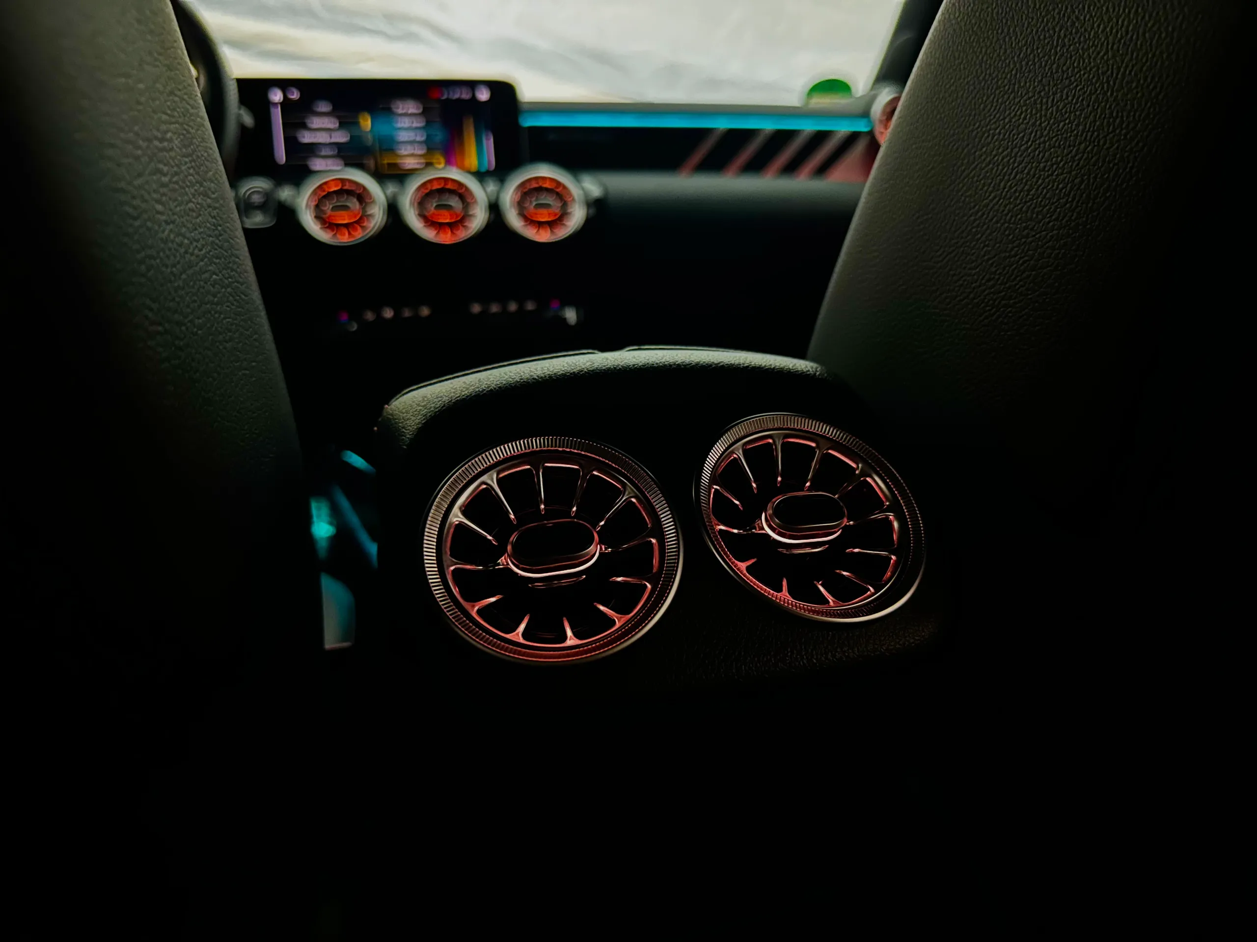 Mercedes CLA W118 Mittelkonsolenbeleuchtung in 64 Farben