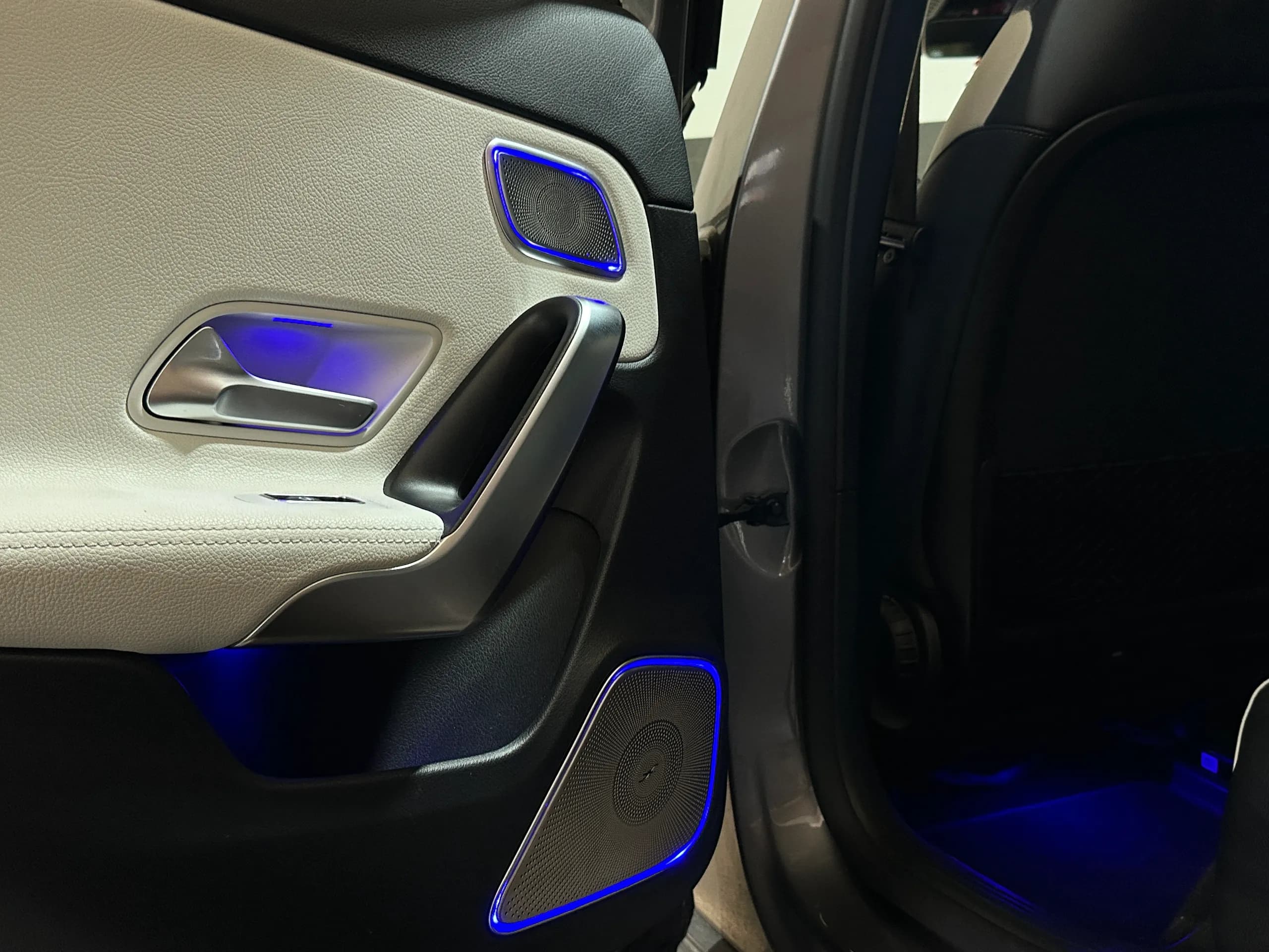 Getränkehalterbeleuchtung Mercedes CLA W118 Innenraum