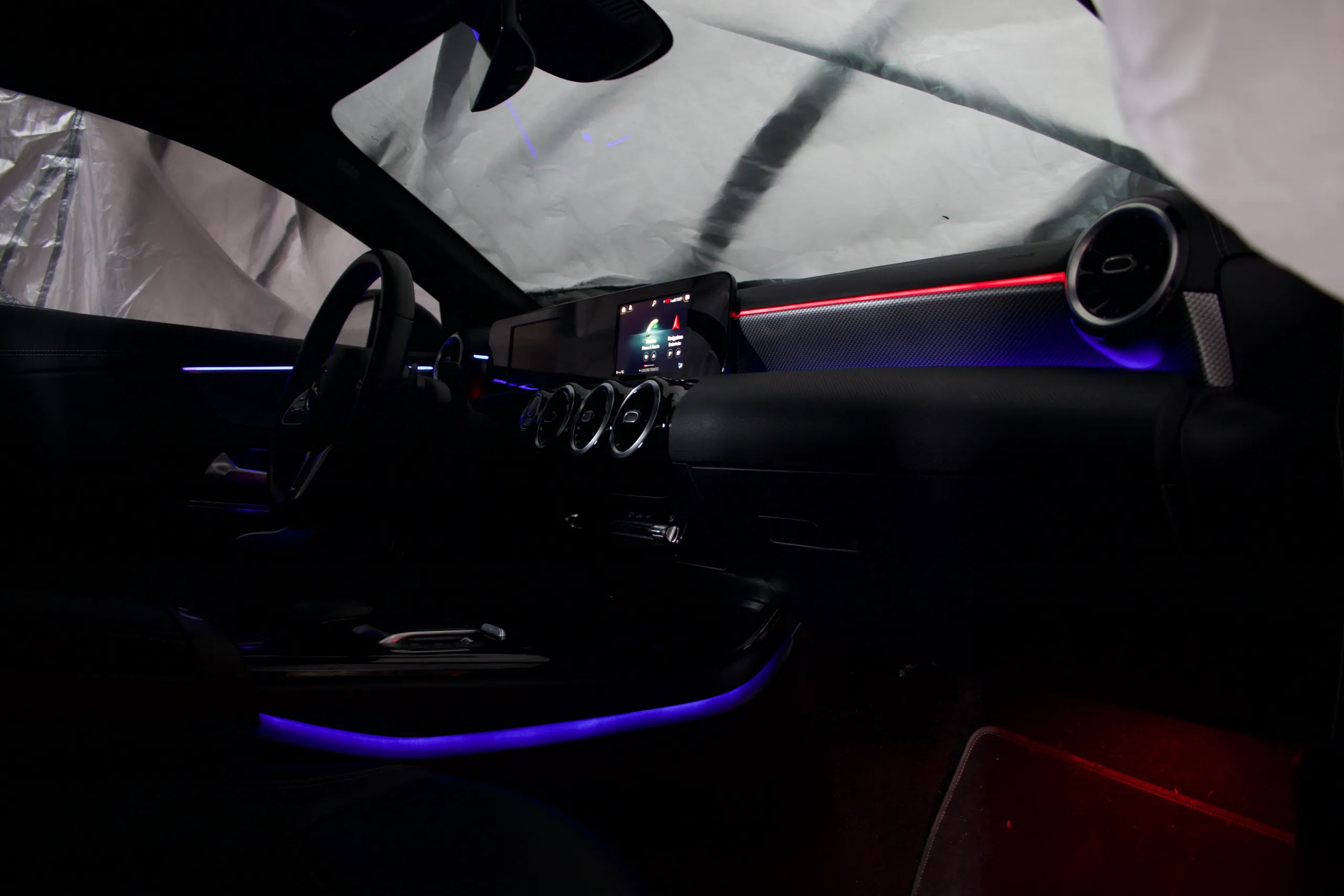 Ambientebeleuchtung Mercedes CLA W118 MBUX-Farbwahl im Display