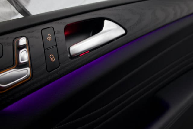 Mercedes GLE W166 Ambientebeleuchtung in warmweißer Farbwelt