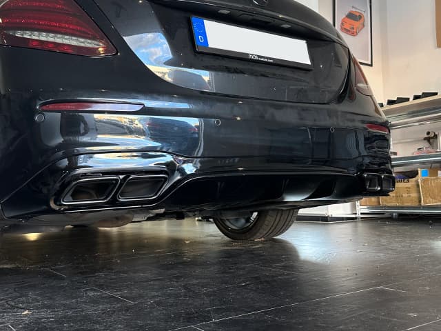 AMG Look Heckdiffusor für Mercedes C-Klasse W205 montiert