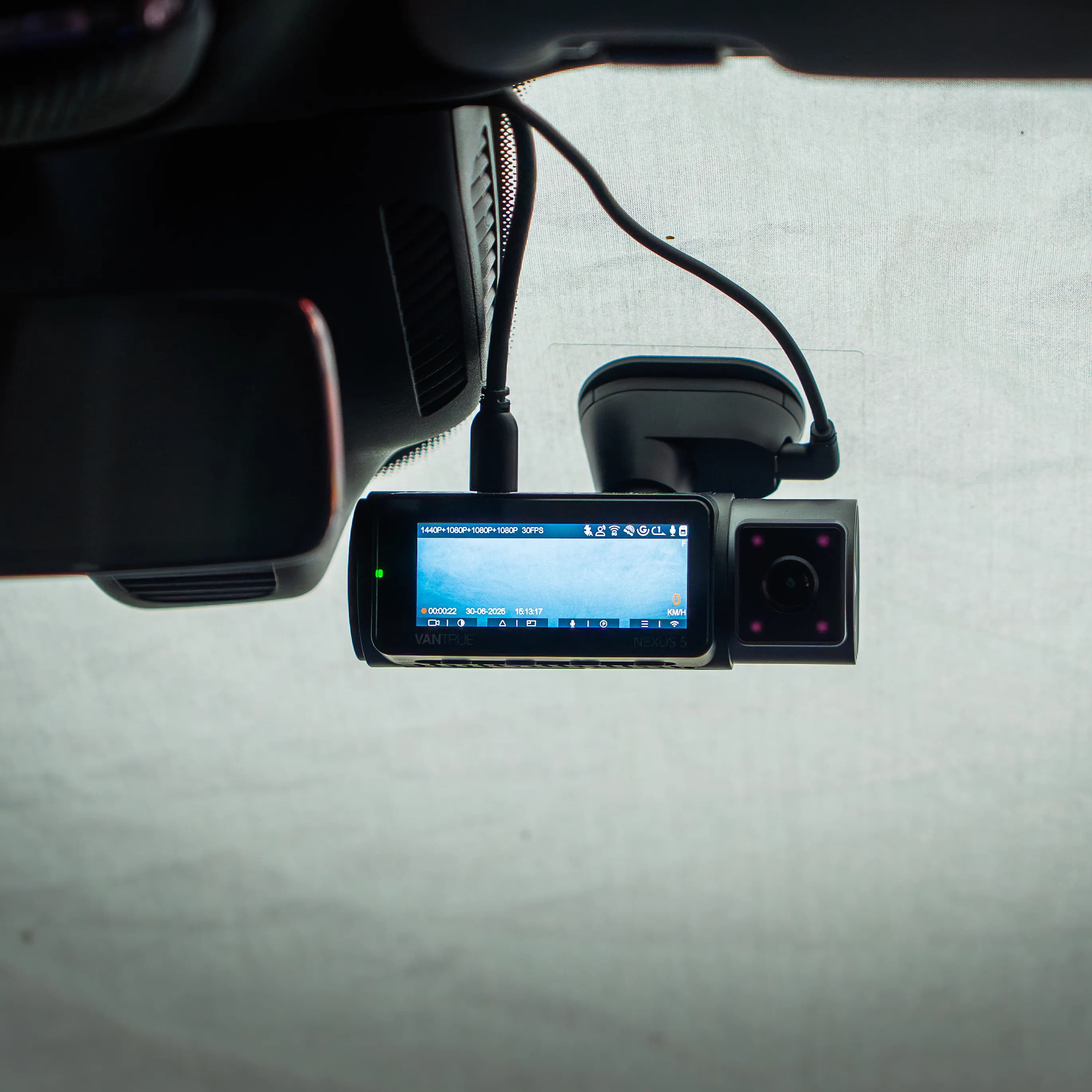 Professioneller Dashcam Einbau im Fahrzeug