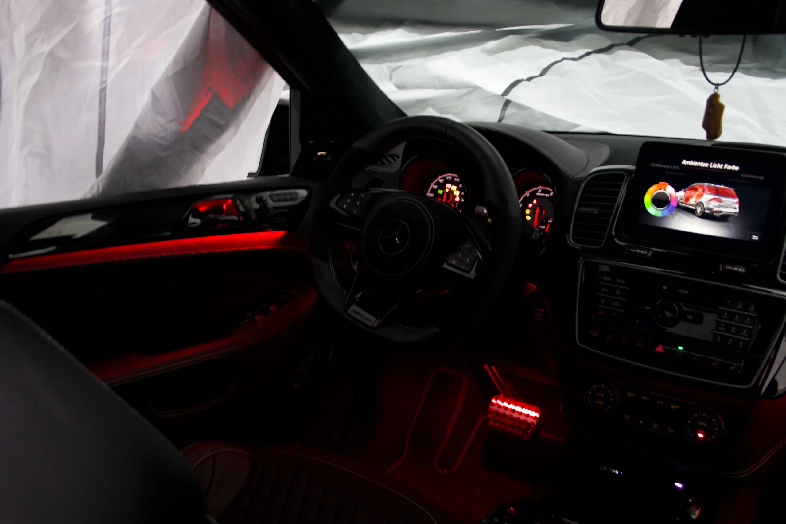 Türbeleuchtung Mercedes GLS X166 mit mehrfarbiger LED Ambientebeleuchtung