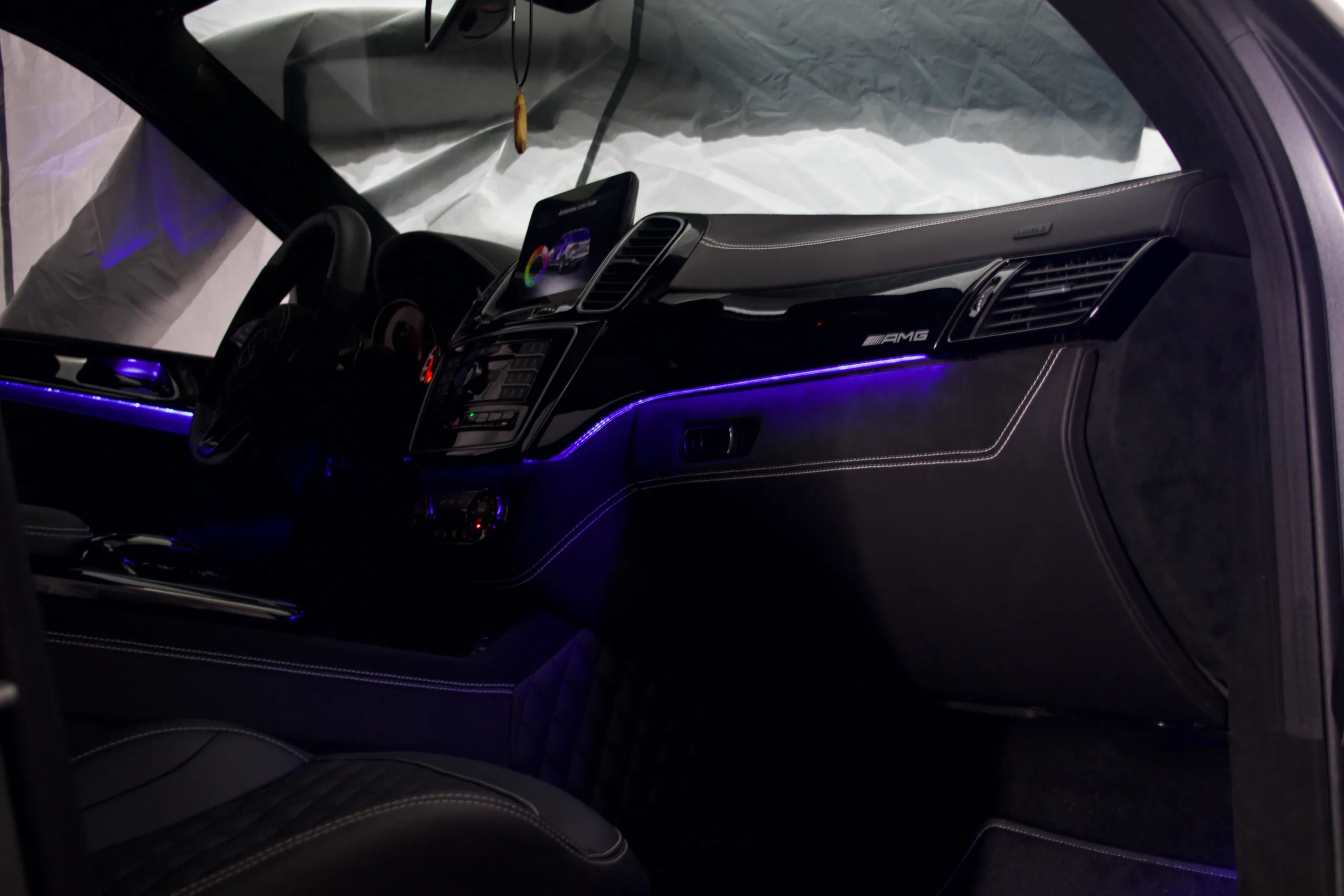 Fußraumbeleuchtung Mercedes GLS X166 vorne mit warmweißem Licht