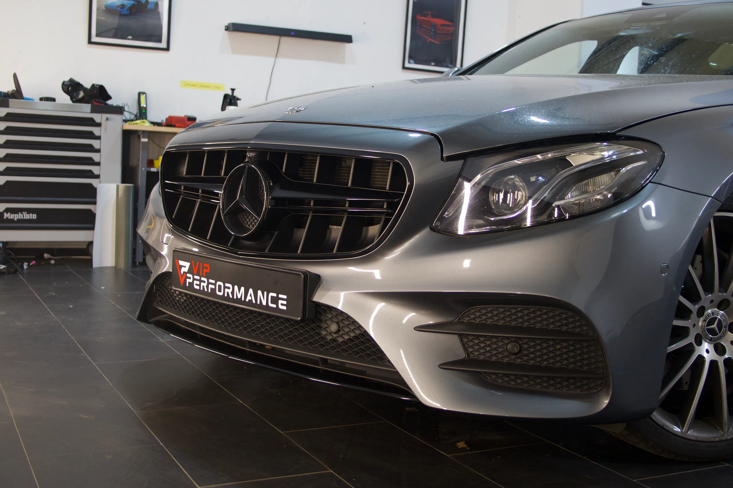 Mercedes E-Klasse W213 Panamericana Grill Umbau bei Vip Performance