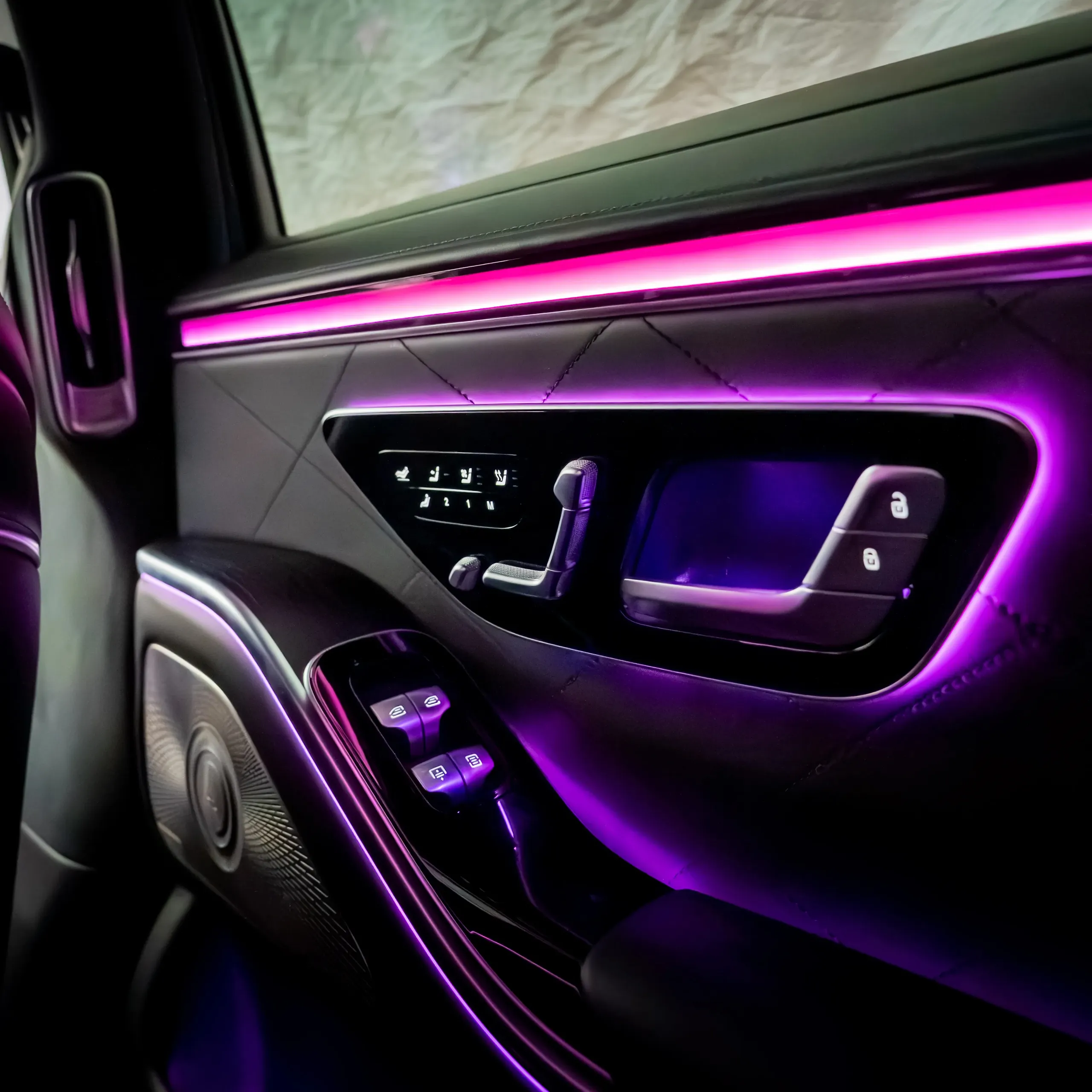 Fondbeleuchtung Mercedes S-Klasse W223 mit aktiver Ambientebeleuchtung