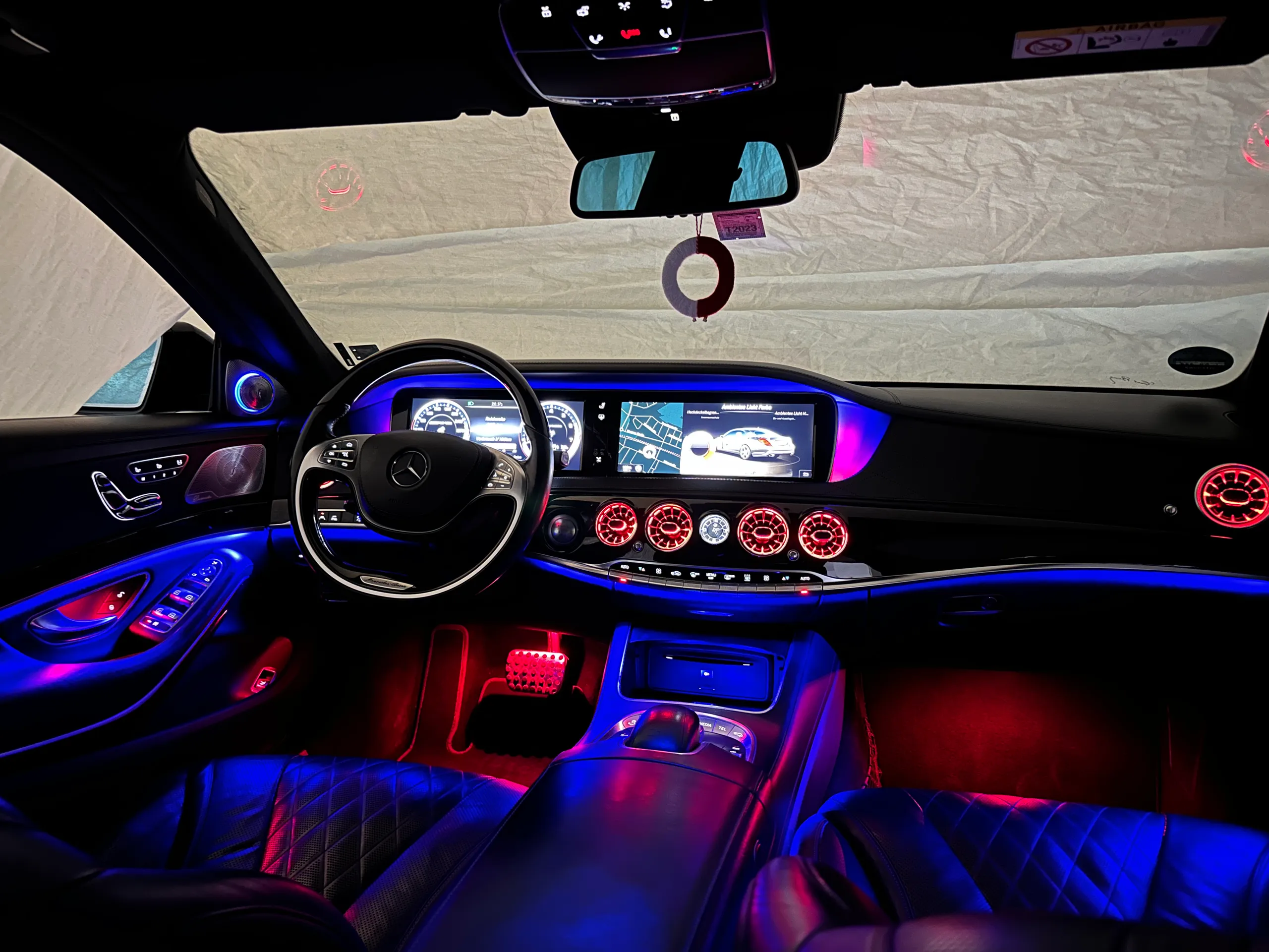 Mercedes W222 Ambientebeleuchtung Farbwechsel im Cockpit