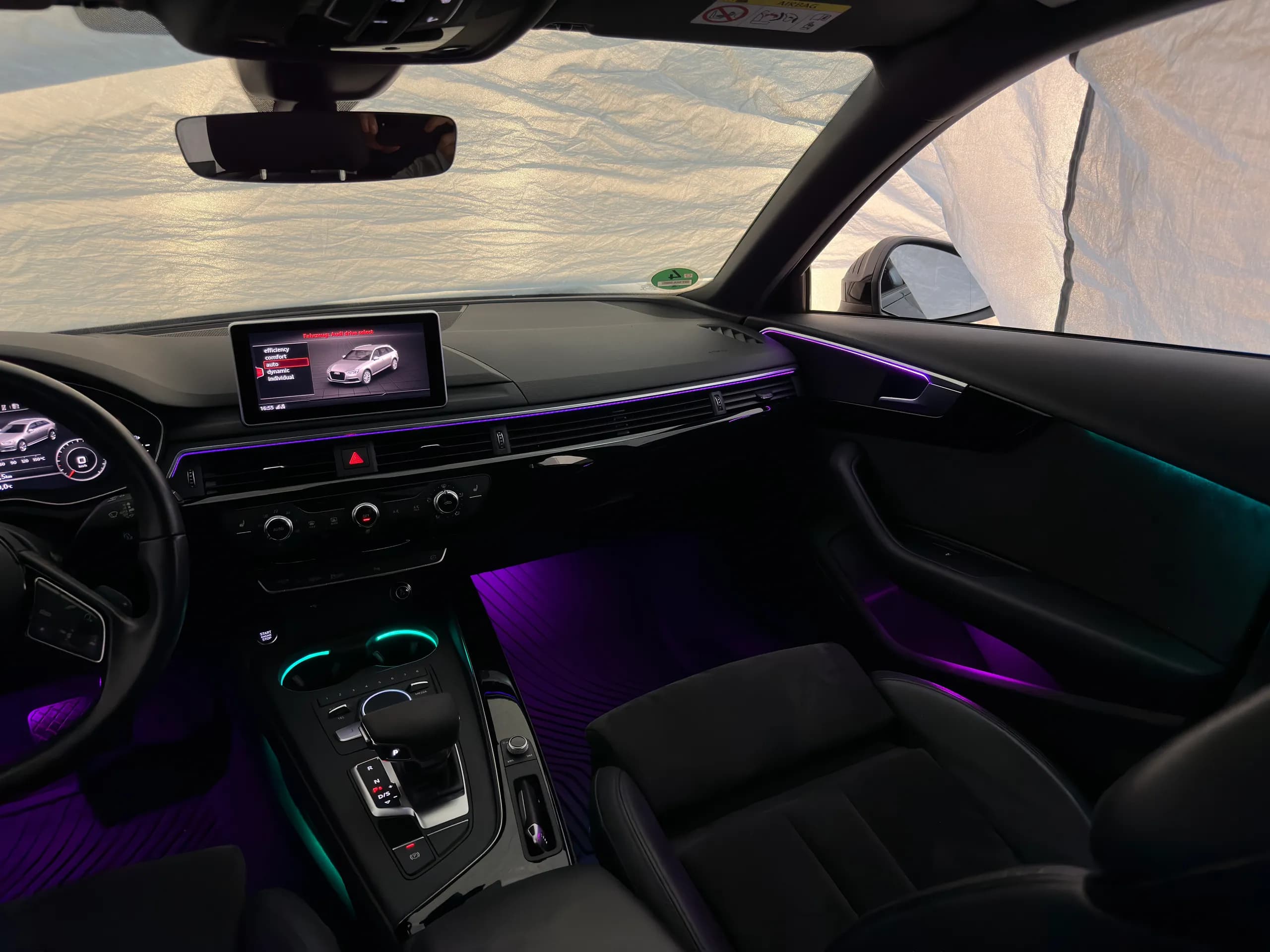 Audi A5 F5 Innenraum mit mehrfarbiger Ambientebeleuchtung