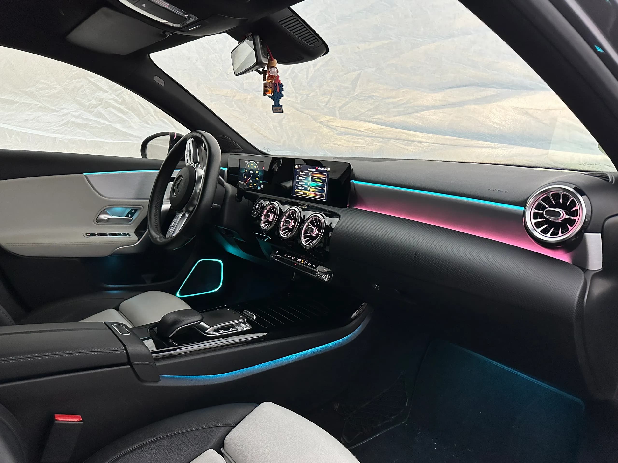 64 Farben Ambientebeleuchtung Mercedes W177 Innenraumansicht