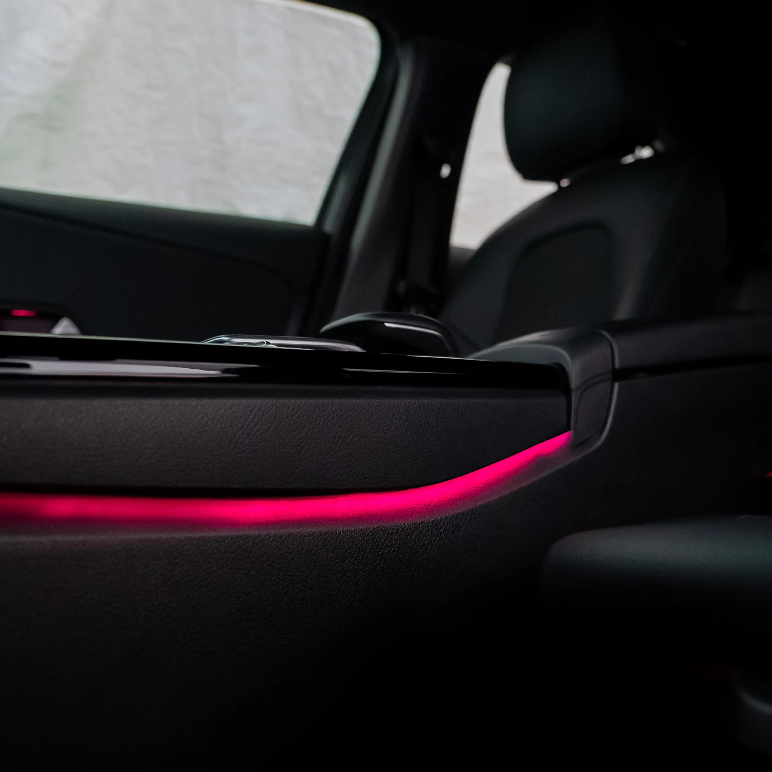 Türtaschenbeleuchtung Mercedes W177 mit dezentem LED Licht