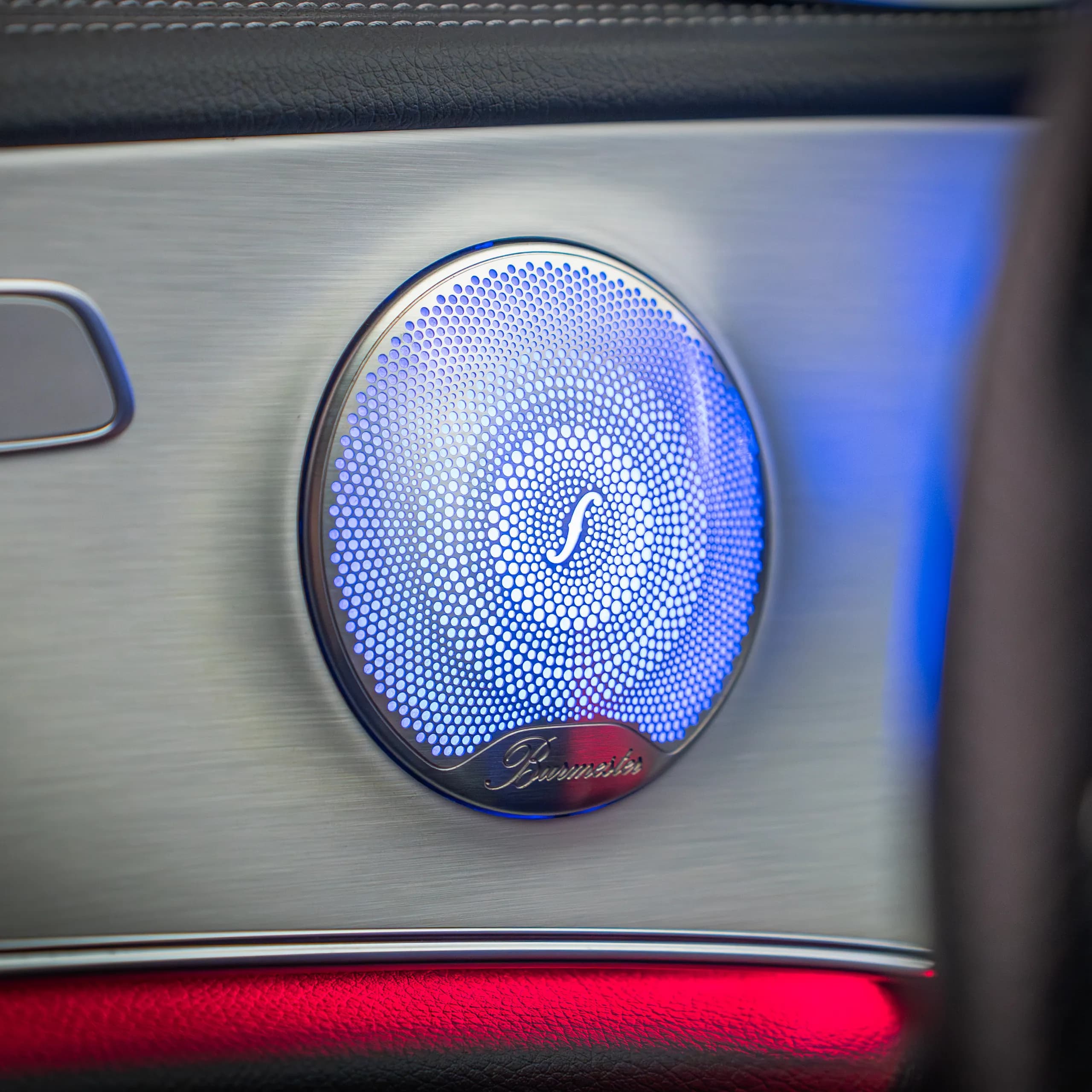 LED Lüftungsdüsenbeleuchtung Mercedes W213 mit farbiger Reflexion im Interieur