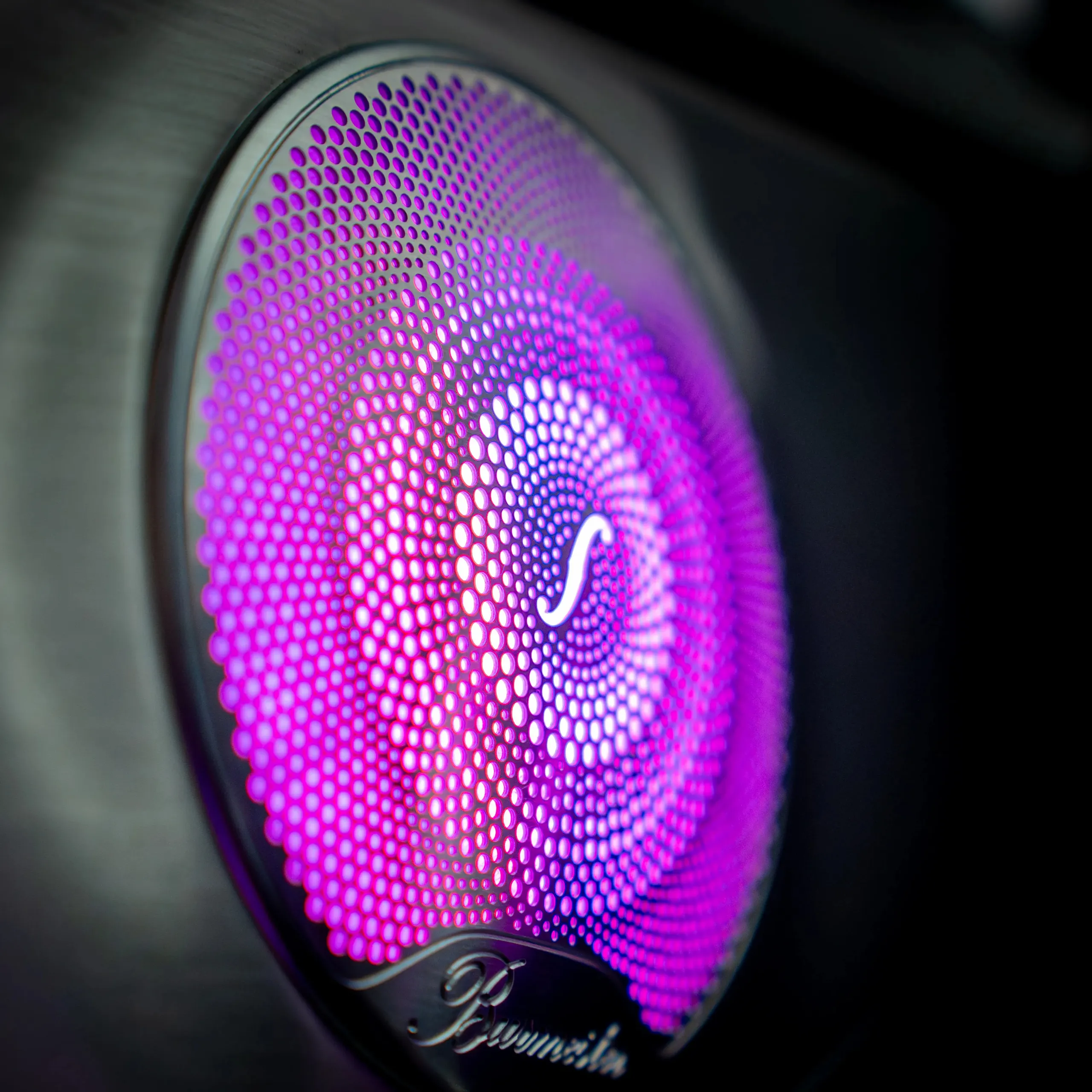 Innenraum Mercedes GLC X253 mit mehrfarbiger Ambientebeleuchtung