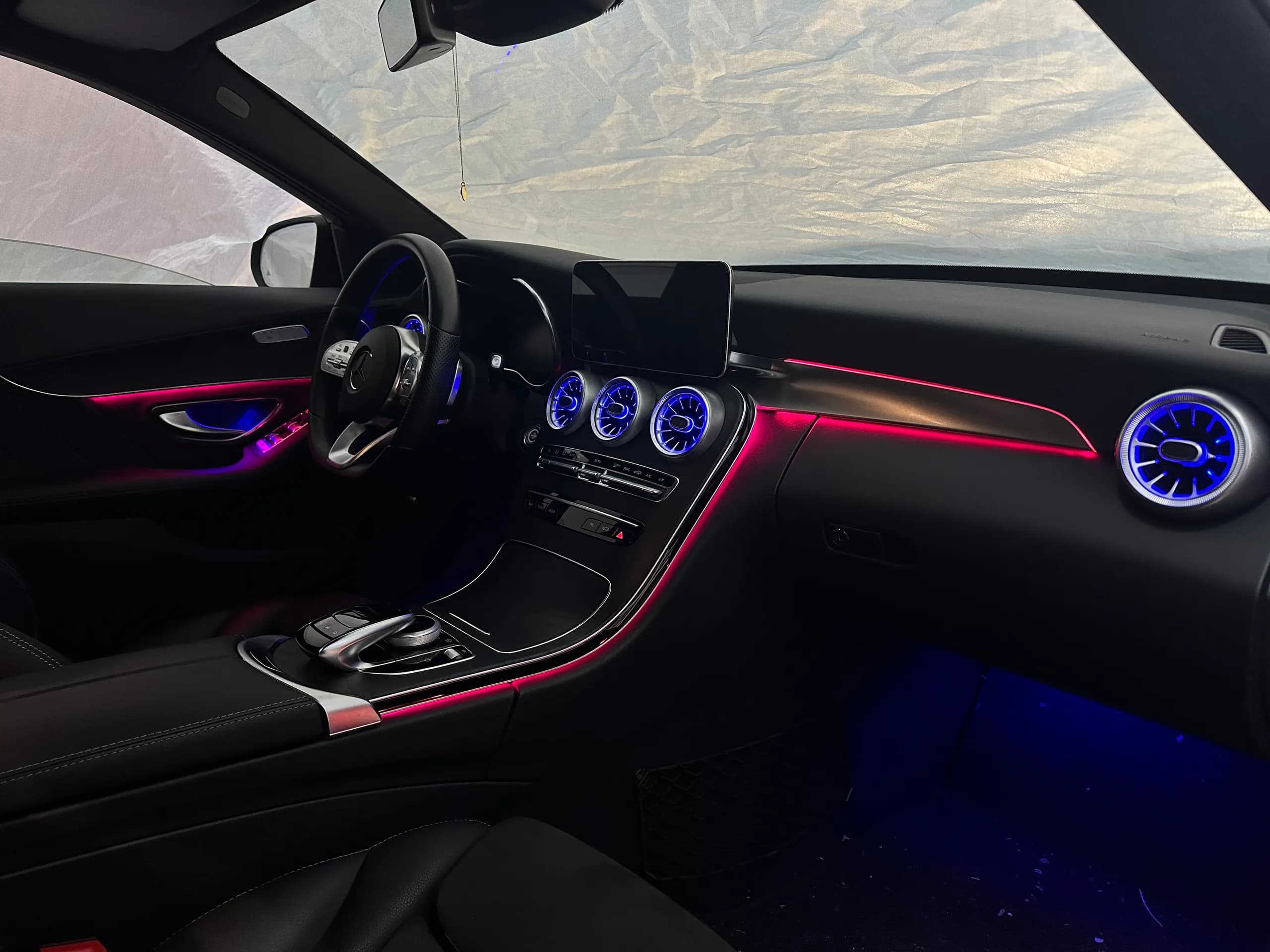 Mercedes C-Klasse W205 Ambientebeleuchtung Innenraum in Blau