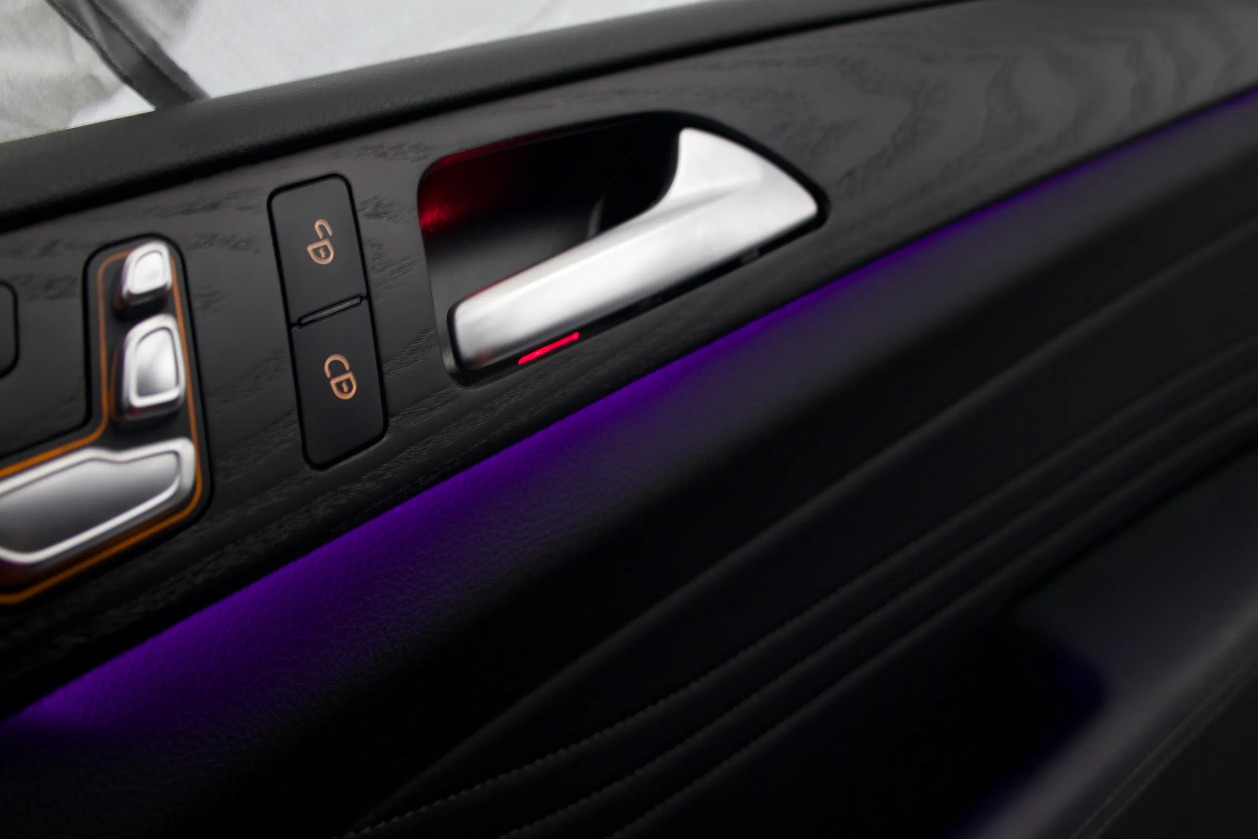 Mercedes GLE W166 Ambientebeleuchtung in warmweißer Farbwelt