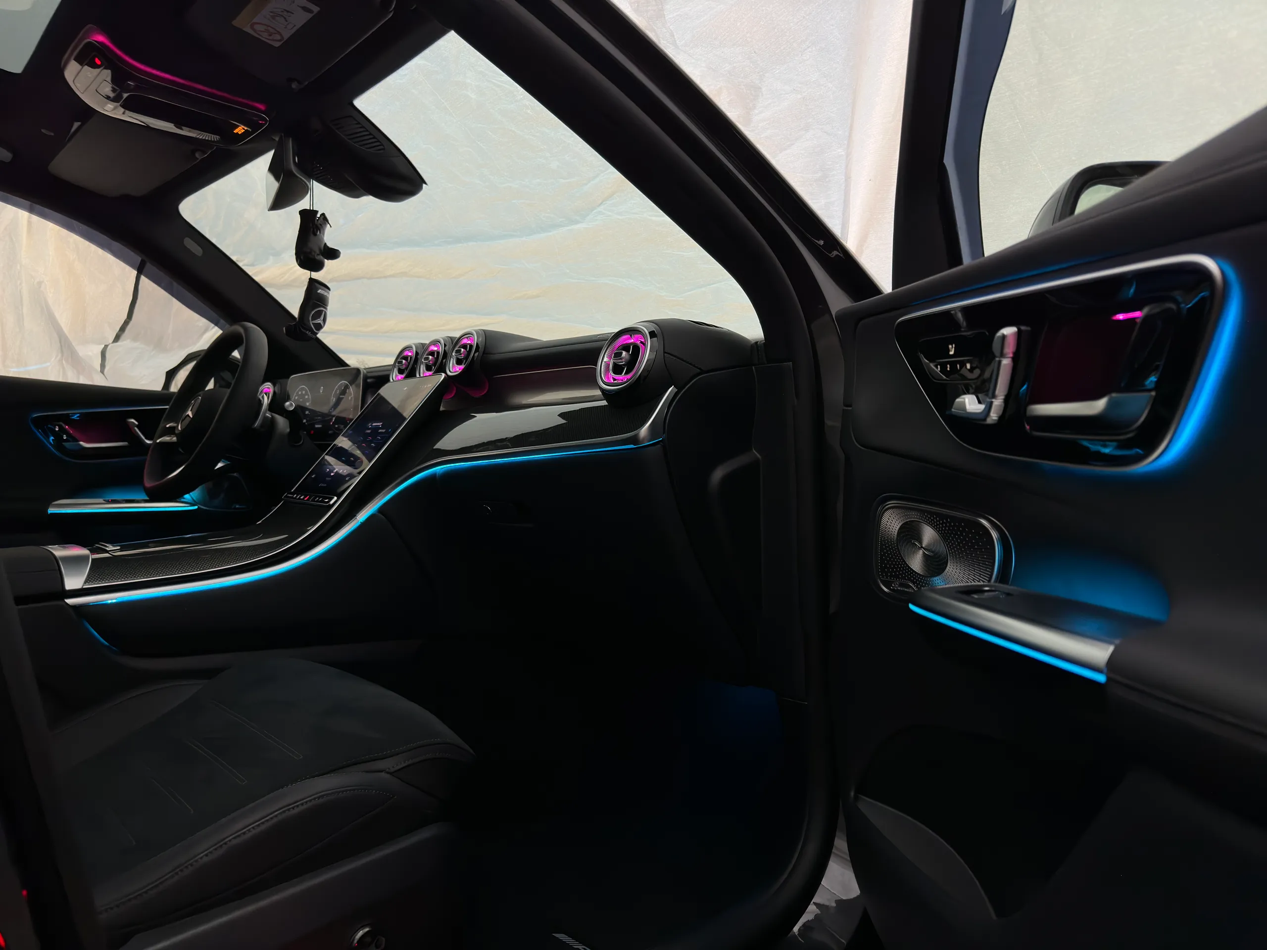 Klimaanimation an beleuchteten Lüftungsdüsen Mercedes C-Klasse W206