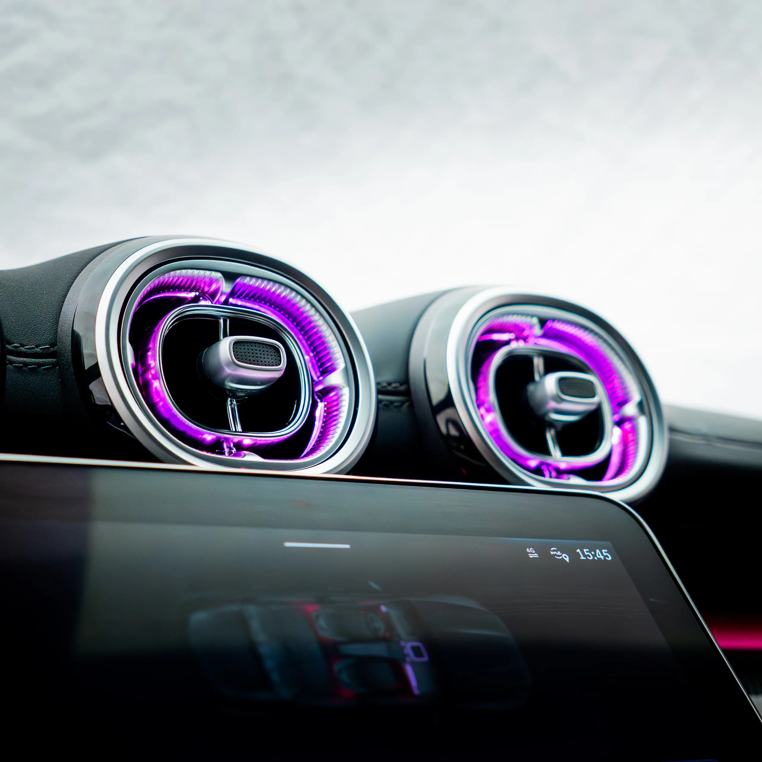 Mercedes GLC X254 Ambientebeleuchtung beleuchtete Lüftungsdüsen im Cockpit