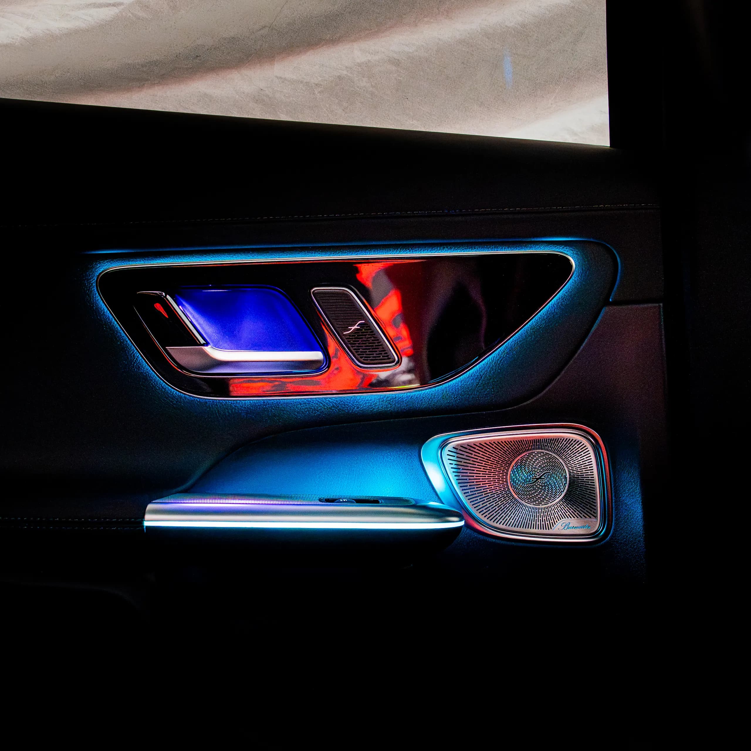 Detailansicht beleuchtete Lüftungsdüse Mercedes GLC X254 mit Klimaanimation