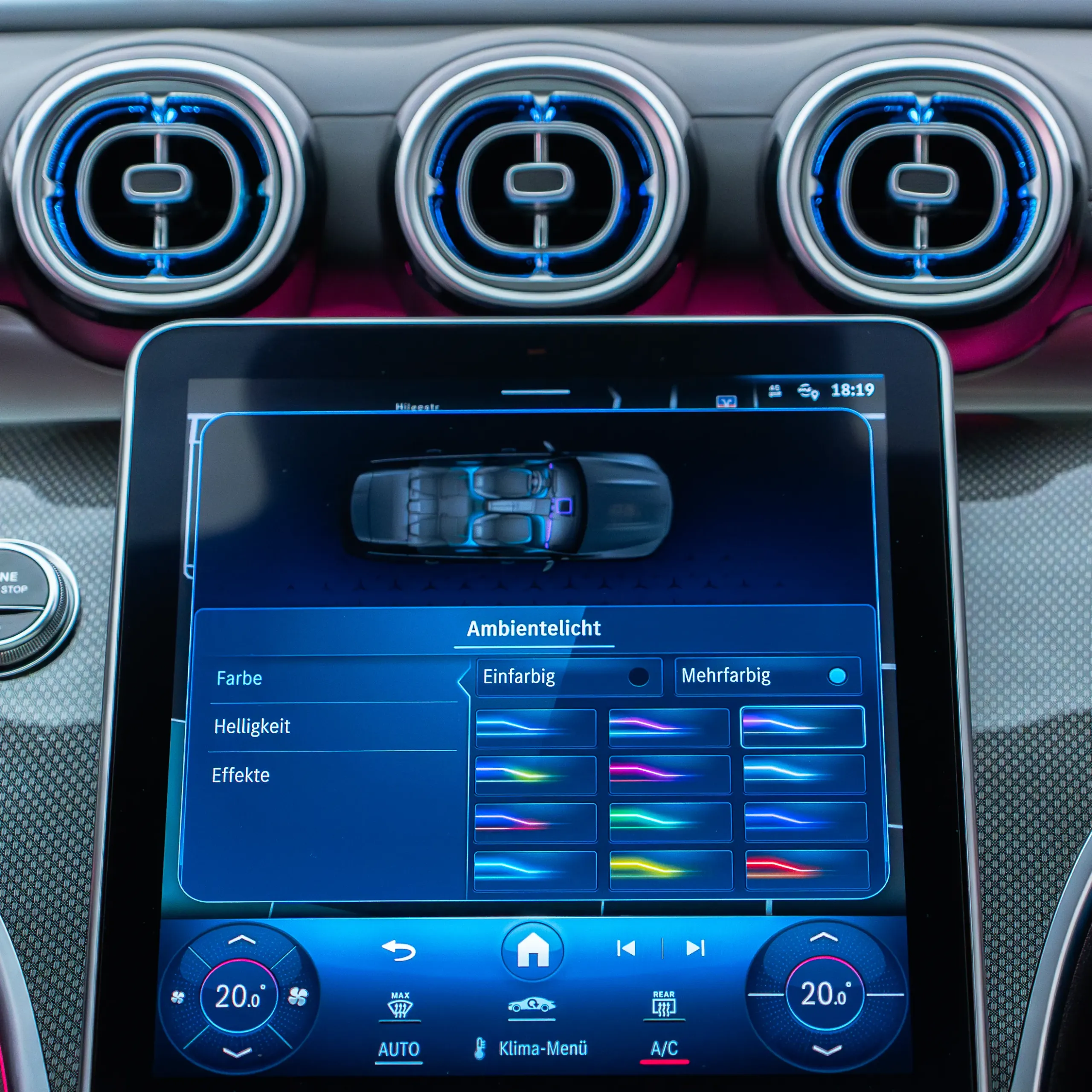 Übersichtsfoto Mercedes GLC X254 Innenraum mit kompletter Ambientebeleuchtung