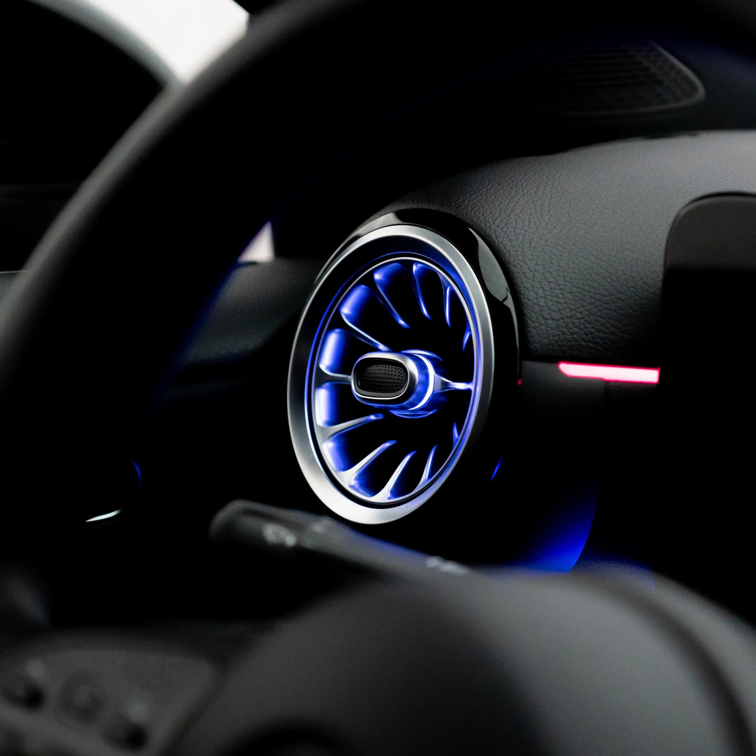 Nachtaufnahme Mercedes A-Klasse W177 Lüftungsdüsenbeleuchtung blau