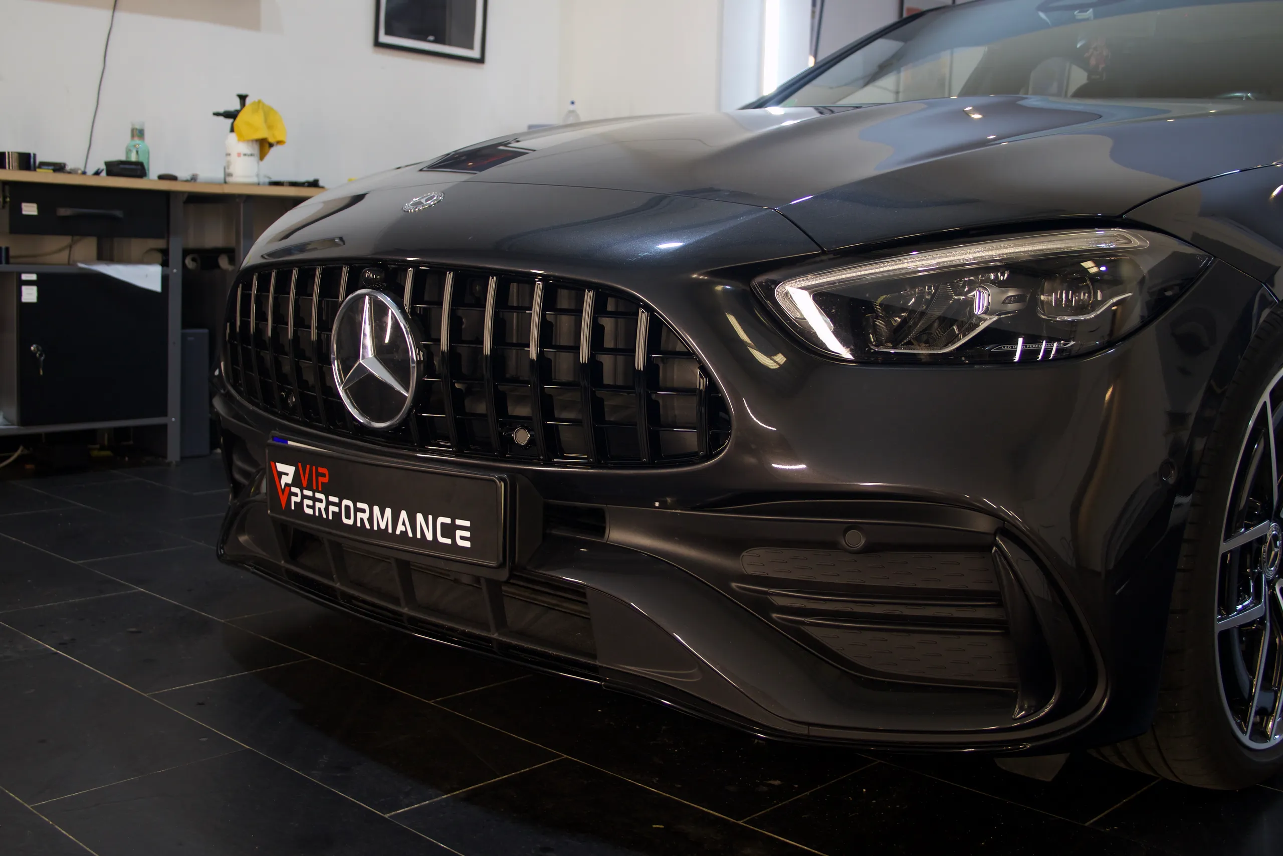 Panamericana Kühlergrill W206 AMG Line Stoßfänger Frontperspektive