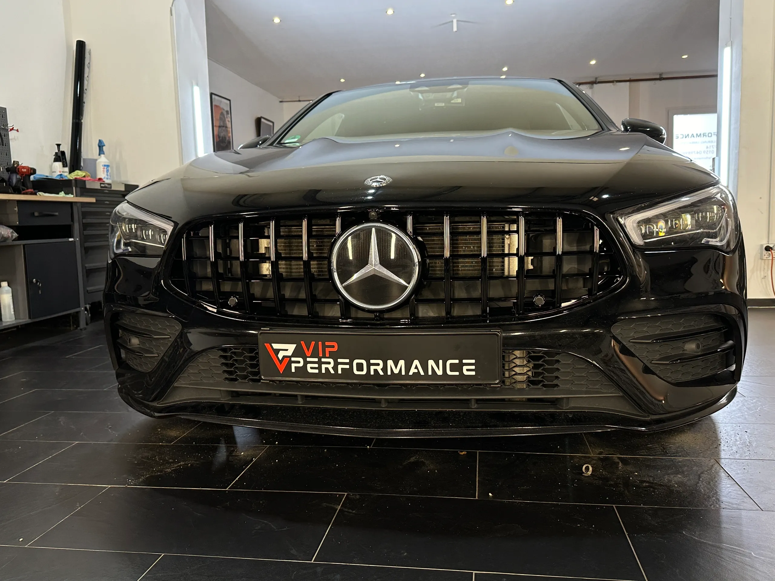 Sportlicher Look Mercedes CLA W118 mit Panamericana Kühlergrill