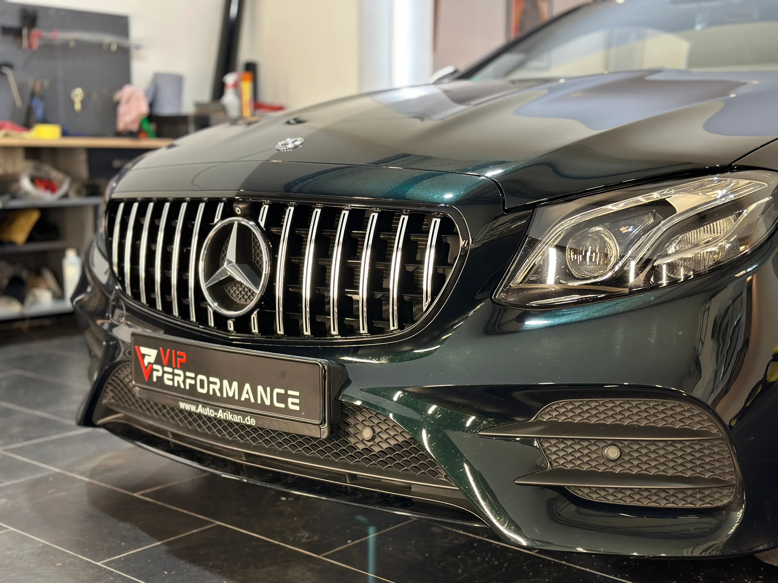 Mercedes E-Klasse W213 Panamericana Grill Umbau Frontansicht