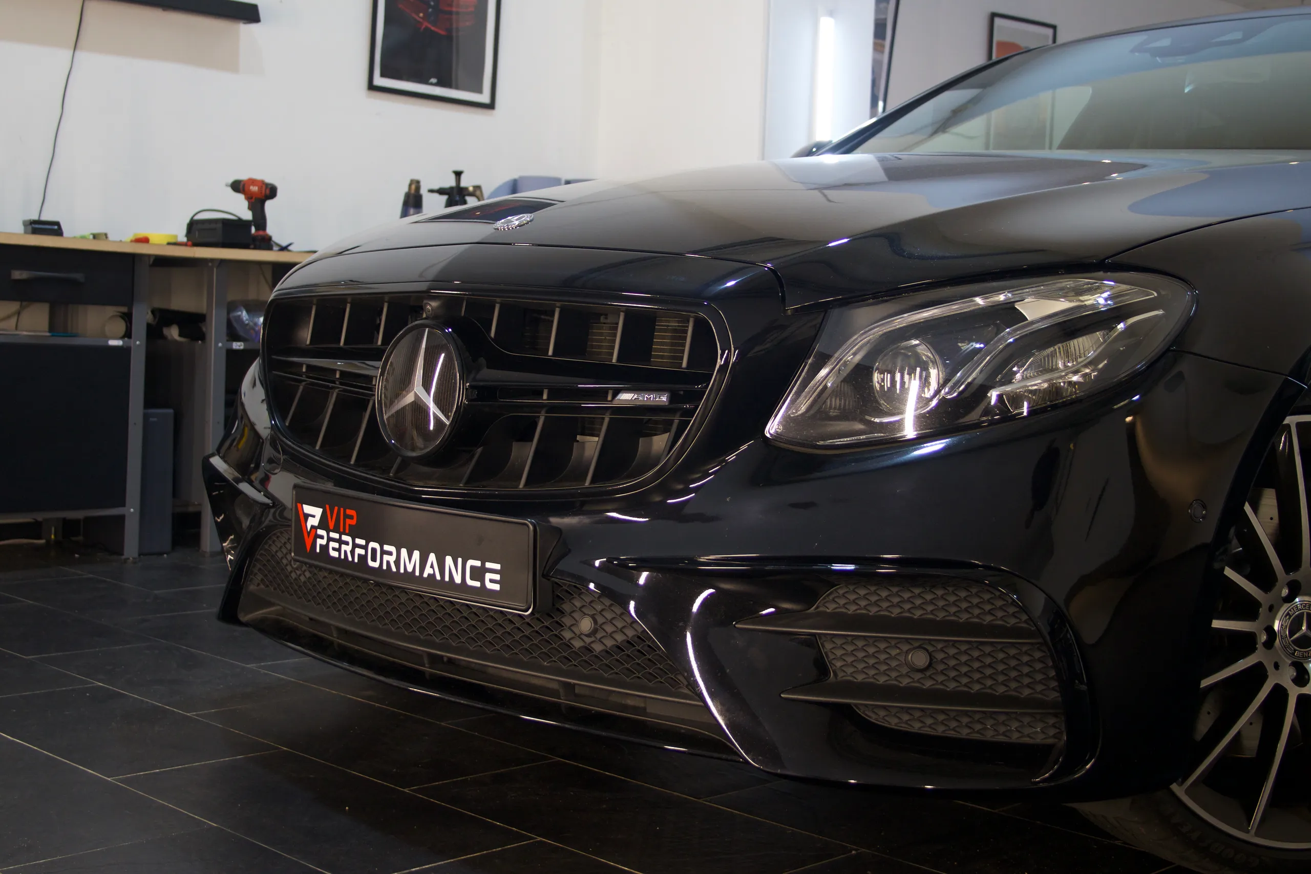 Vorher Nachher Vergleich Mercedes W213 Seriengrill zu Panamericana Grill